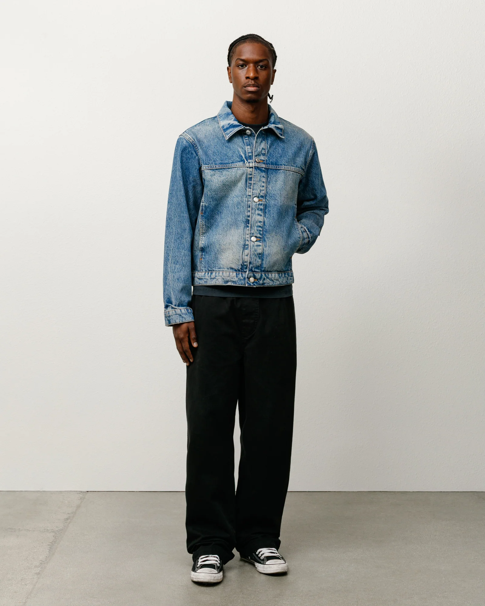 DENIM TRUCKER JACKET