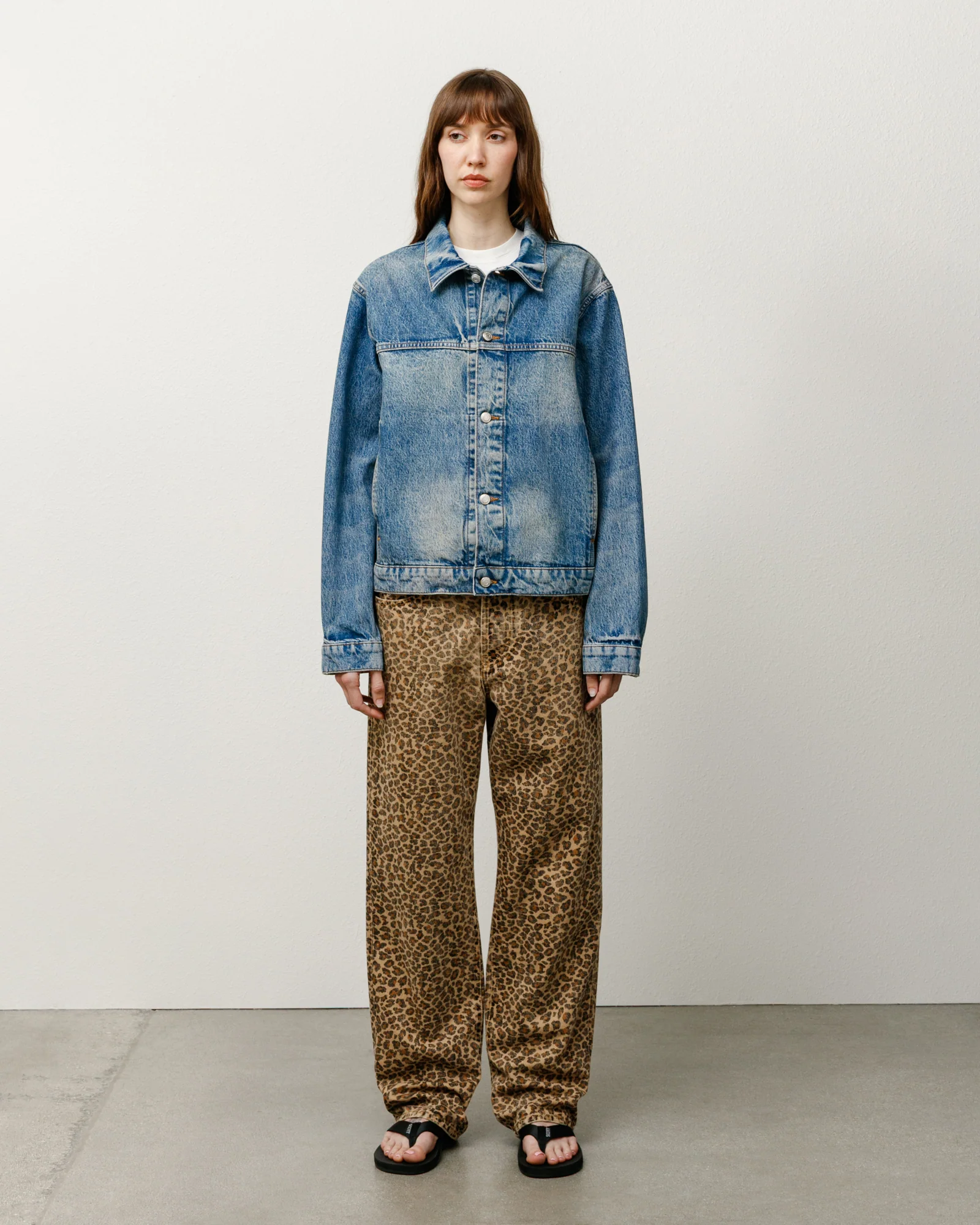 DENIM TRUCKER JACKET - Image 4