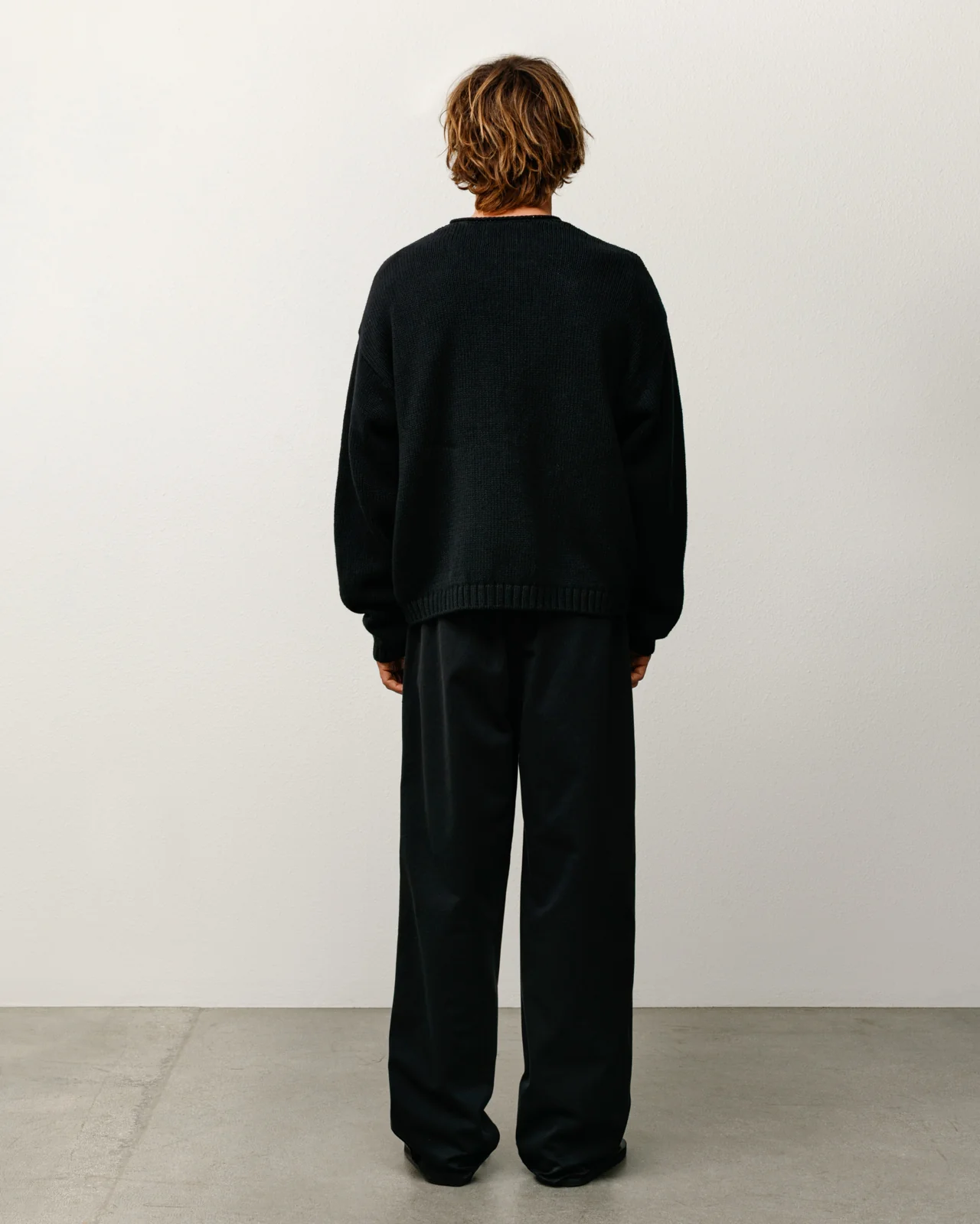 ROLL V NECK SWEATER - Image 3