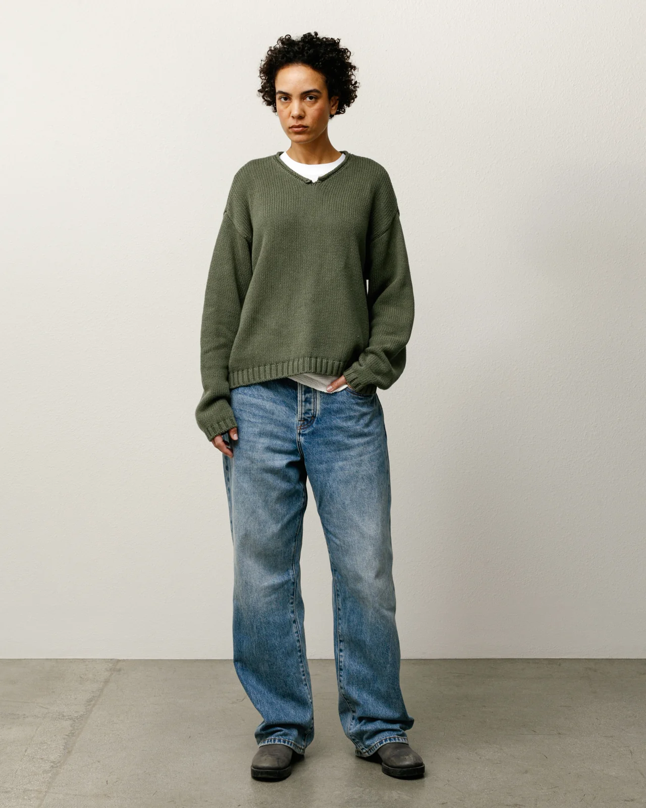 ROLL V NECK SWEATER - Image 4